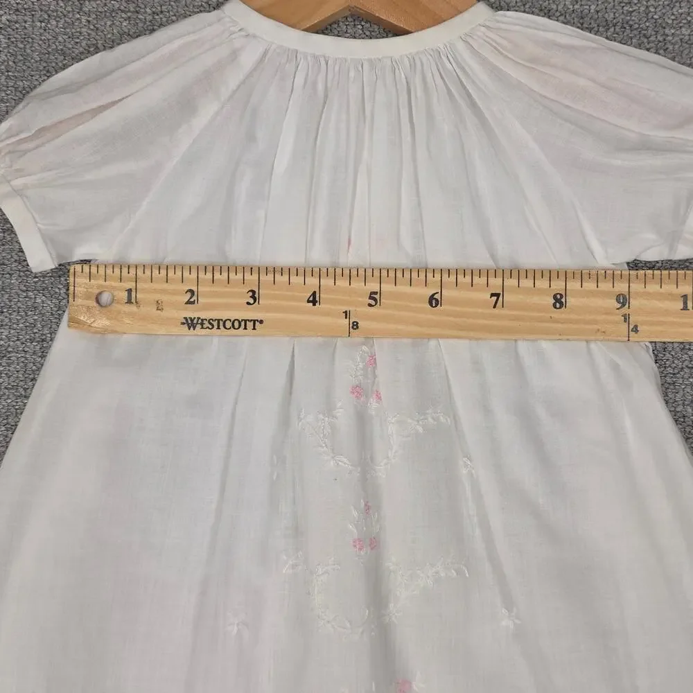HANDMADE VINTAGE LITTLE GIRLS’ DRESS – 18-20 MO – WHITE WITH FLORAL EMBROIDERY